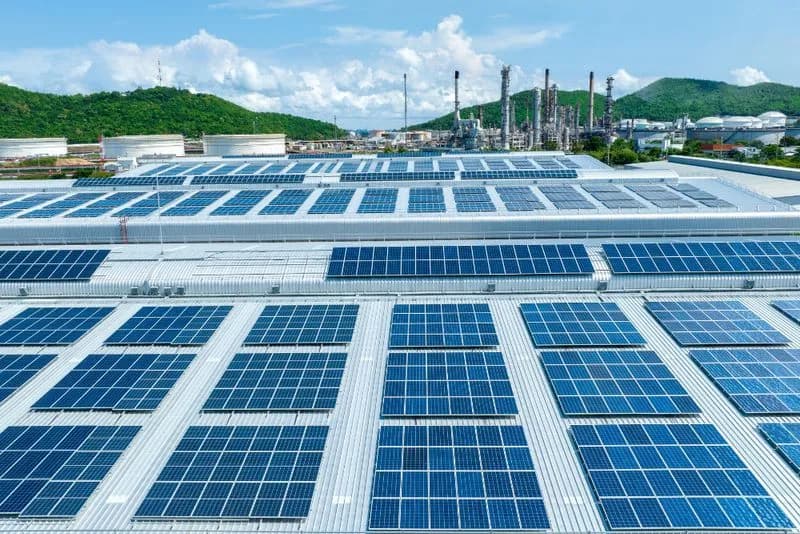 Endüstriyel Çatı Güneş Enerji Sistemleri